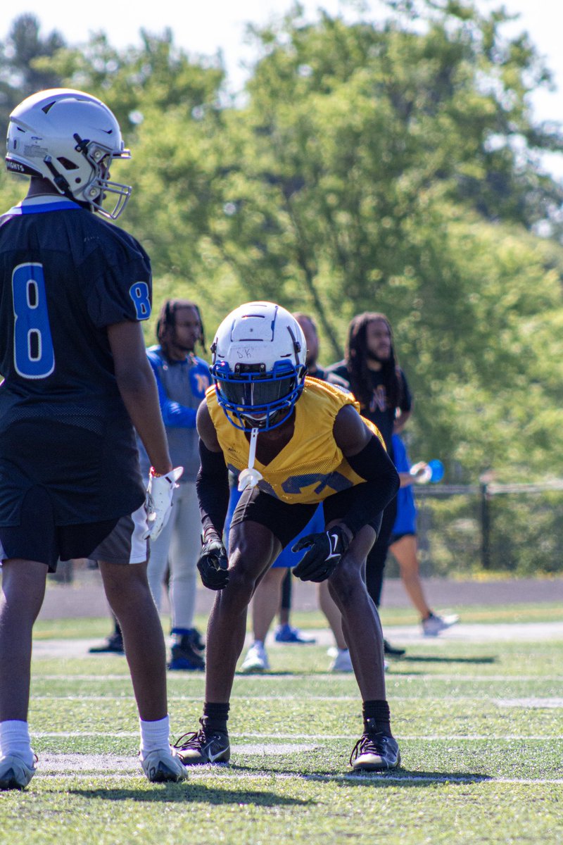 iam_shaunn's tweet photo. A few clips from our first 7 on 7 against summit having fun with it (bottom corner) https://t.co/aaR3dpqMzl