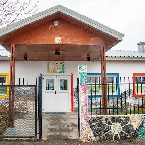 Hoy visitamos las instalaciones del CAAD Río Grande con Marcelo Salvidia, su director. 

Conocimos los talleres que tienen y recorrimos la huerta calefaccionada con gran variedad de frutas y verduras que siembran.

Gracias por recibirnos y por lo que hacen por la comunidad!!