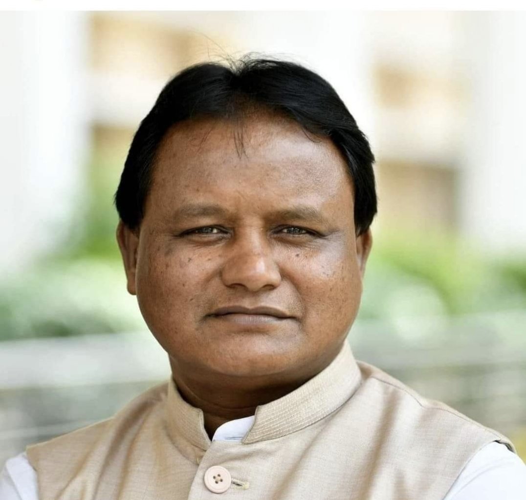 MO_Rbsk_Ganjam's tweet photo. ମାନ୍ୟବର ମୁଖ୍ୟମନ୍ତ୍ରୀ ଶ୍ରୀ ମୋହନ ଚରଣ ମାଝୀ @MohanMOdisha ଙ୍କୁ ରାଜ୍ୟ ଆର ବି ଏସ କେ ଆୟୁଷ ଡାକ୍ତର ସଙ୍ଘ, ଗଞ୍ଜାମ ଜିଲ୍ଲା ଶାଖା ତରଫରୁ ଅନେକ ଅନେକ ଶୁଭେଚ୍ଛା ଓ ଅଭିନନ୍ଦନ। ଆପଣଙ୍କ ନେତୃତ୍ୱ ରେ ଓଡିଶା ସଫଳତା ର ଶୀର୍ଷ ରେ ପହଂଚୁ ଏହା ହିଁ ପ୍ରଭୁ ଜଗନ୍ନାଥ ଙ୍କ ନିକଟରେ ପ୍ରାର୍ଥନା 🙏🏻 https://t.co/HCxAy11IyL
