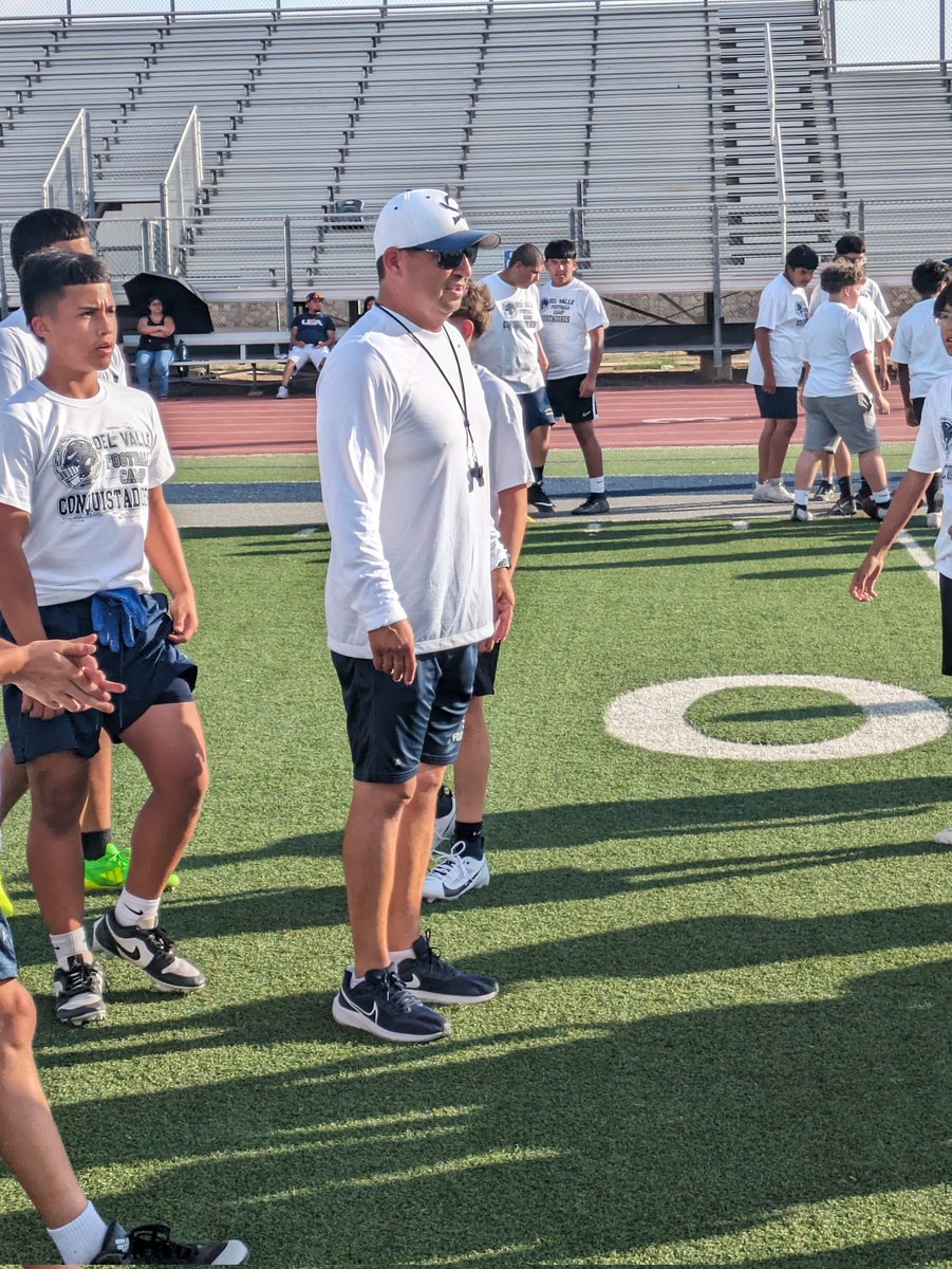 DVFootballOFOD's tweet photo. 🏈DEL VALLE FOOTBALL 🏈 
Great turn for the DV football camp!! Thank you to all the athletes, parents and the DV players and coaching for a great camp! OFOD! https://t.co/cwkv4T4xJy
