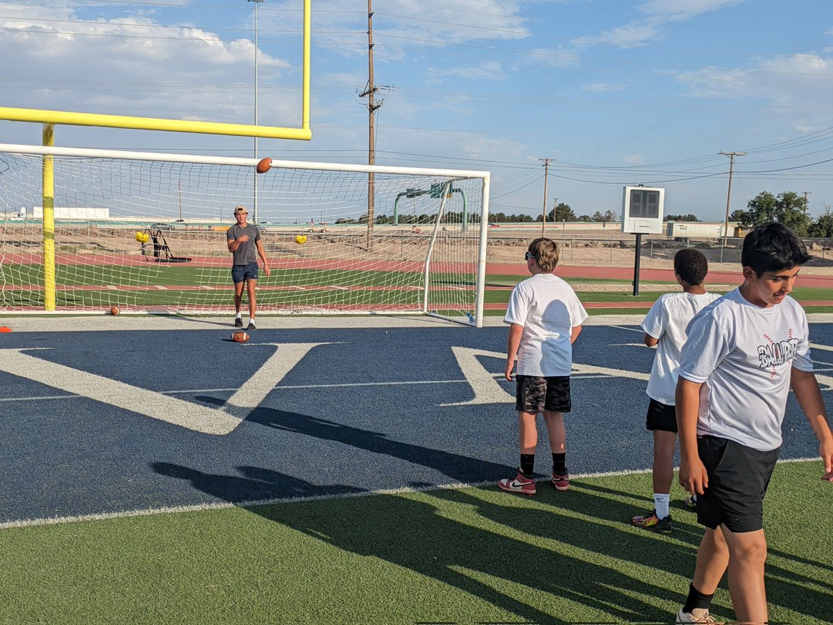 DVFootballOFOD's tweet photo. 🏈DEL VALLE FOOTBALL 🏈 
Great turn for the DV football camp!! Thank you to all the athletes, parents and the DV players and coaching for a great camp! OFOD! https://t.co/cwkv4T4xJy