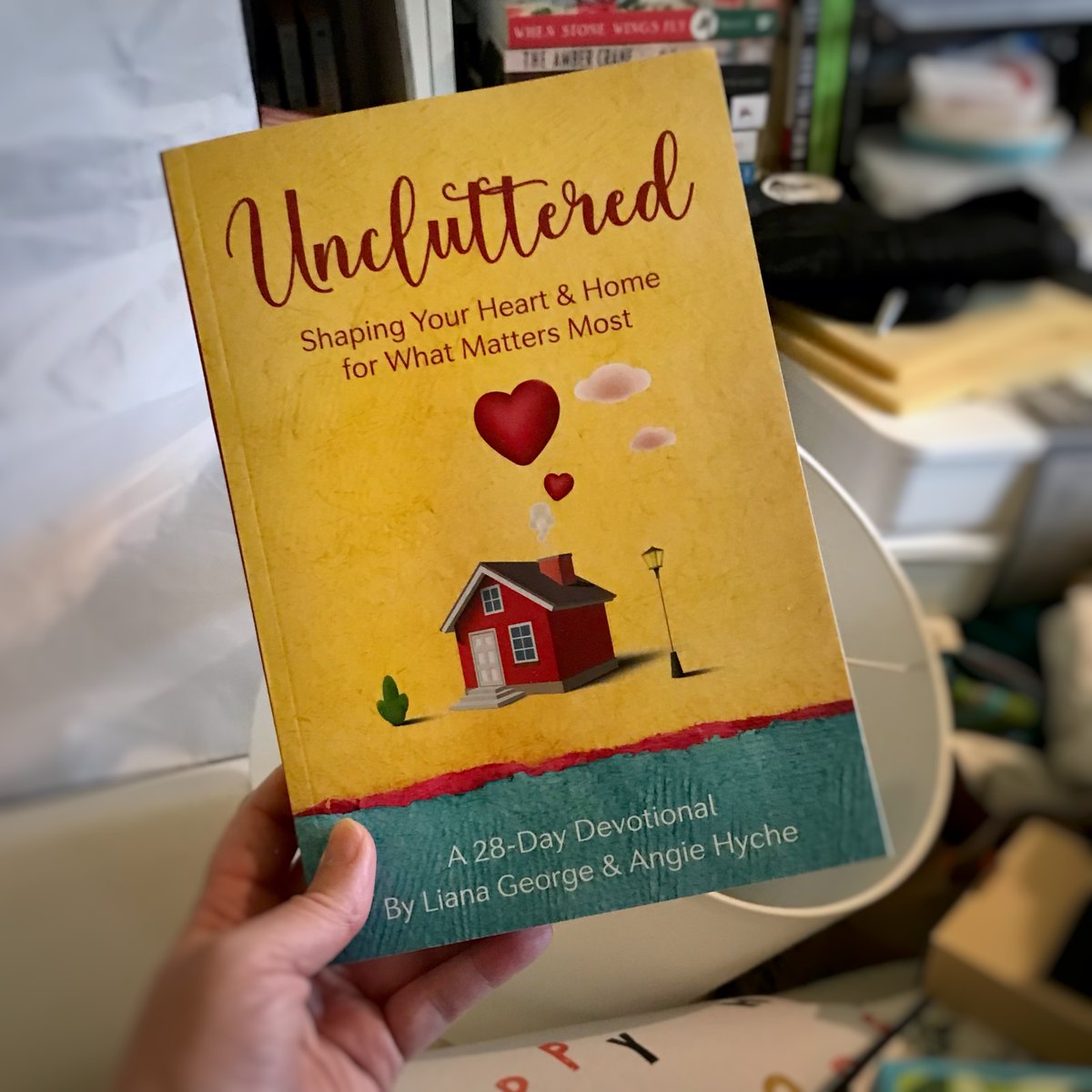 Uncluttered by Angie Hyche &amp; #lianageorgewriter
In a world where chaos reigns and clutter overwhelms, discover the profound connection between orderliness, faith, and inner peace.
<a href="/justreadtours/">justreadtours</a> #justreadtours #uncluttereddevotional #unclutteredpodcast #shipshapesolutions gifted