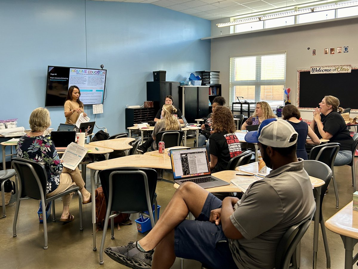 Dr. Merissa Waddey (@merissa_waddey) on Twitter photo Such an inspirational day <a href="/bristowelem/">Bristow Elementary</a> with <a href="/graceXabsher/">Grace Selarde Absher, PhD</a> talking all things #coteaching & #inclusion!
This team is 🤯!
💚taking risks
💚thinking critically
💚dreaming big dreams for their students
#GRRECKY Such an inspirational day <a href="/bristowelem/">Bristow Elementary</a> with <a href="/graceXabsher/">Grace Selarde Absher, PhD</a> talking all things #coteaching & #inclusion!
This team is 🤯!
💚taking risks
💚thinking critically
💚dreaming big dreams for their students
#GRRECKY