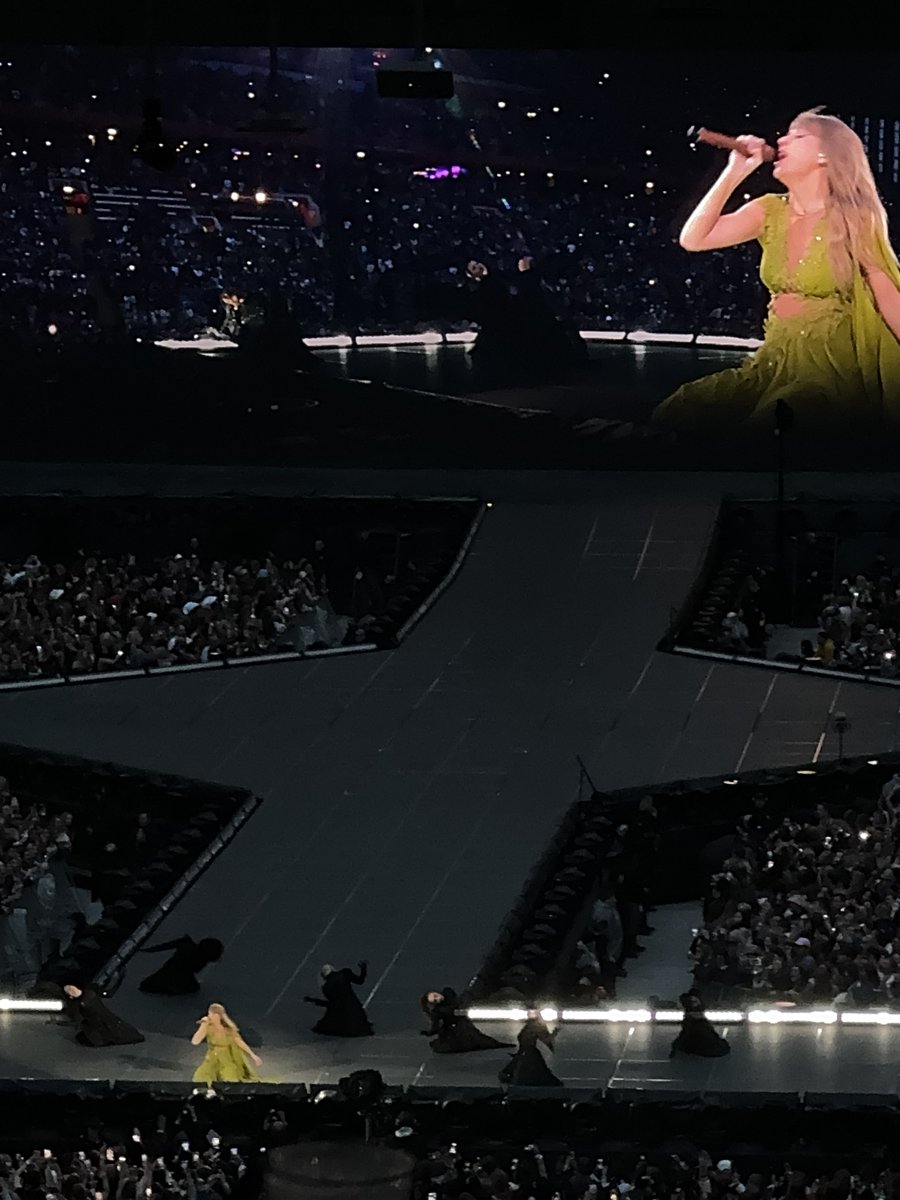taychonne's tweet photo. goodnight to #tayprincess https://t.co/fcqWXSLfKK