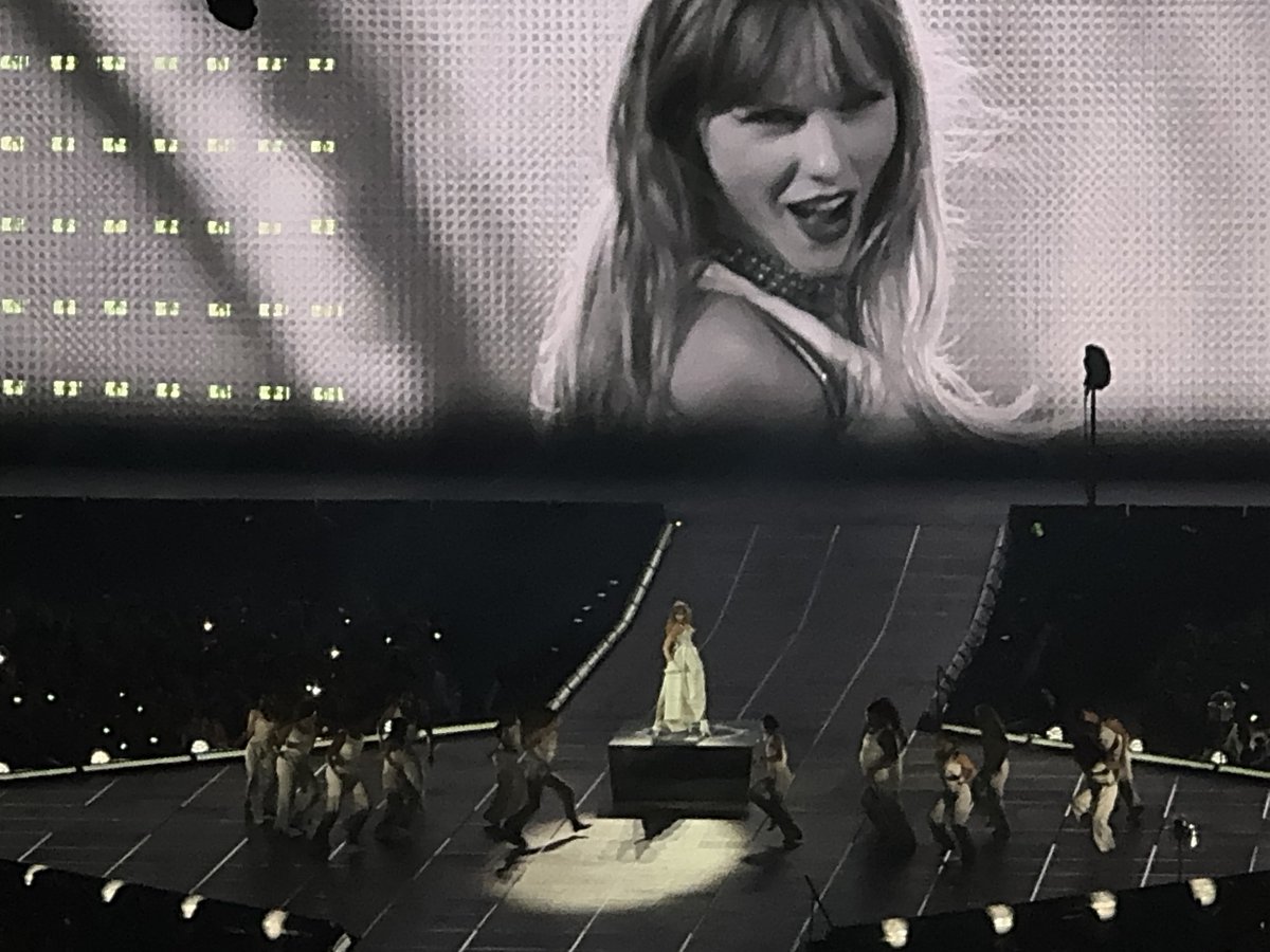 taychonne's tweet photo. goodnight to #tayprincess https://t.co/fcqWXSLfKK