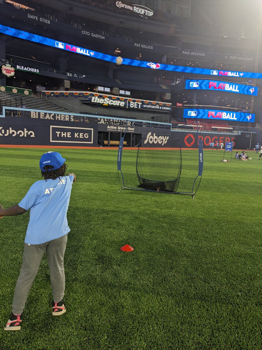 Mrs Hutchinson tweet media