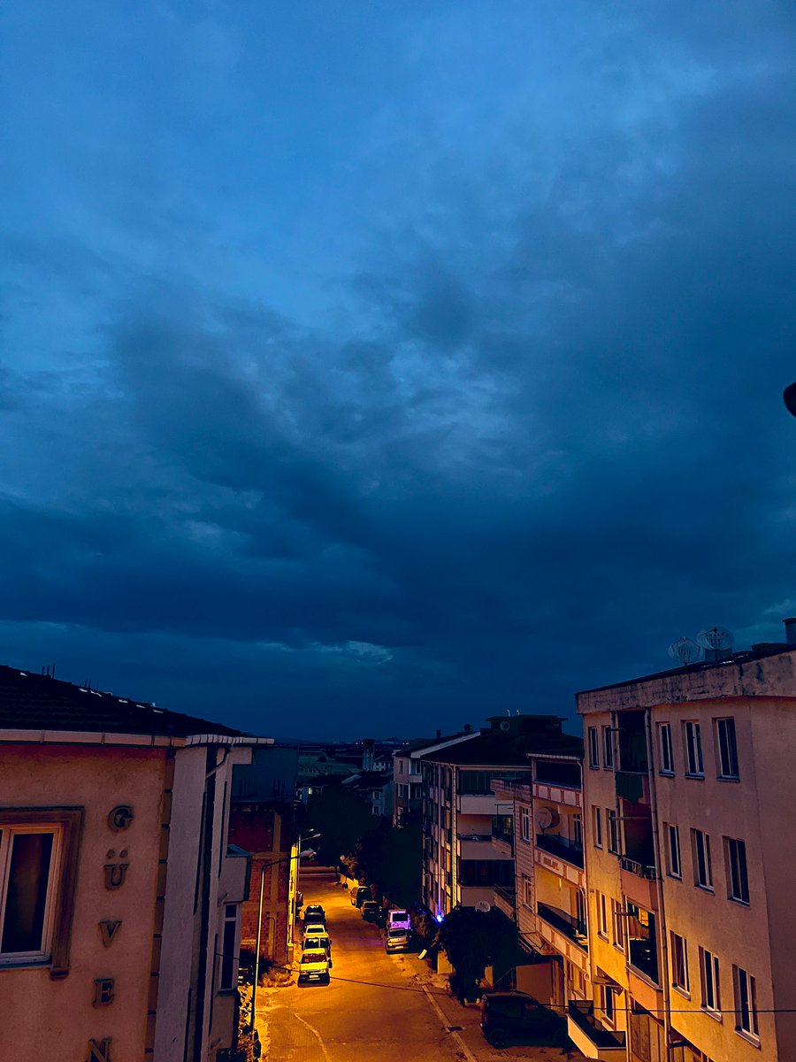 Hakikat, gördüğünde baktığın mıdır yoksa baktığında gördüğün mü?
#hayirlicumalar