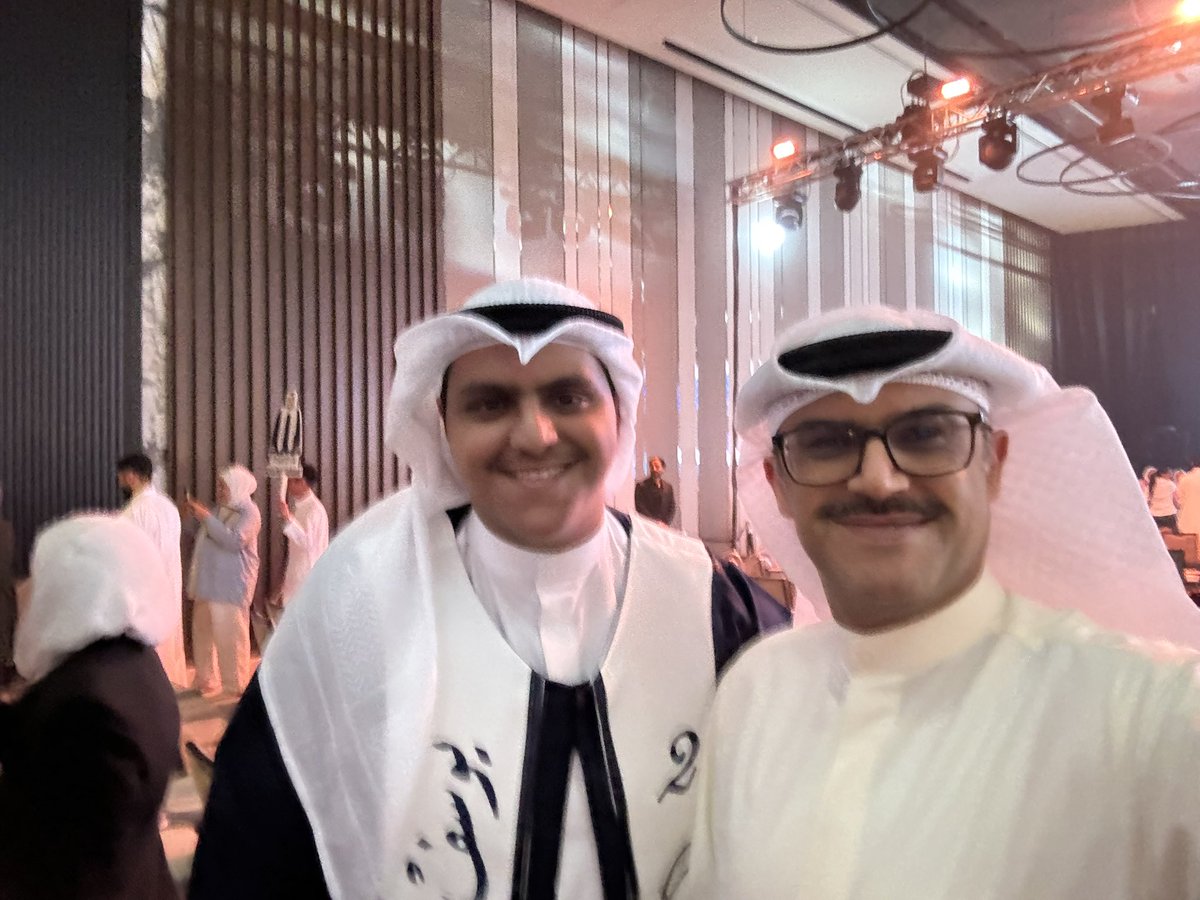 AfAlateeqi's tweet photo. الحمد لله الذي فضلنا بالعلم 

تخرج ابني صلاح من الثانوية العامة 
اللهم بارك له واجعله في خدمة دينه ووطنه https://t.co/TDRr7SVkGw