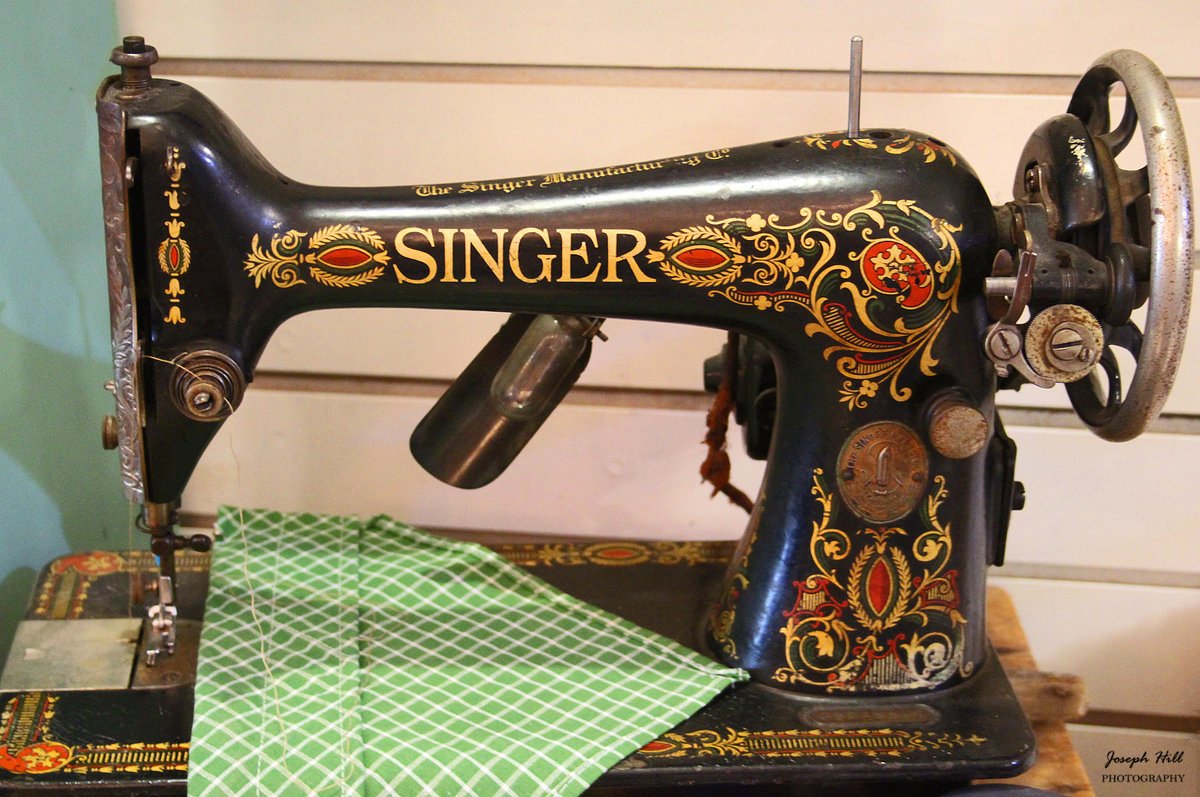 JosephHill3794's tweet image. "Happy #NationalSewingMachineDay!"🪡

Singer Sewing Machine🪡
Photo By: Joseph Hill🙂📸🪡

#SingerSewingMachine🪡 
#SingerSewing🪡 
#SewingMachine🪡