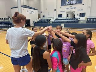Prowlervball23's tweet photo. We completed our 4th-6th Grade 🏐 Camp with significant improvement and a lot of fun in our Neon (because our future is so bright)!
@athleticsfshs @thecoachhickman https://t.co/dGUJ2L4KLg
