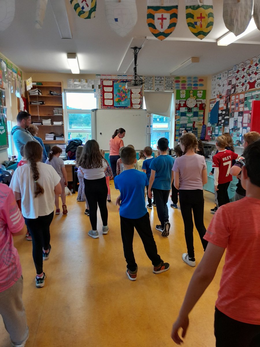MsOConnorsClass's tweet photo. Day 4 of Active Schools week, bit of reorganisation due to the weather but we had great fun regardless. We had our sports quiz, indoor circuits and FMS with Chris and then some line dancing with Ms Stewart. https://t.co/Pryd0fSMK2