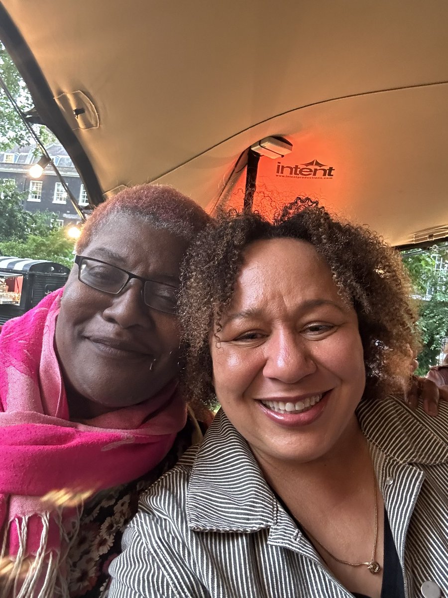 NikkiOMay's tweet image. Book people are the best people.
@WomensPrize
#buzzing
@chemelumadu @TillyLovesBooks  @Shotsblog @HelenLederer