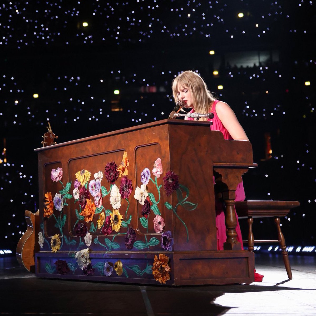 tswifterastour's tweet photo. 🚨| "Maroon" now ties "You're On Your Own, Kid" as the most played surprise song on 'The Eras Tour' as both have been played 7 times! #LiverpoolTSTheErasTour https://t.co/iYmjLKEdZa
