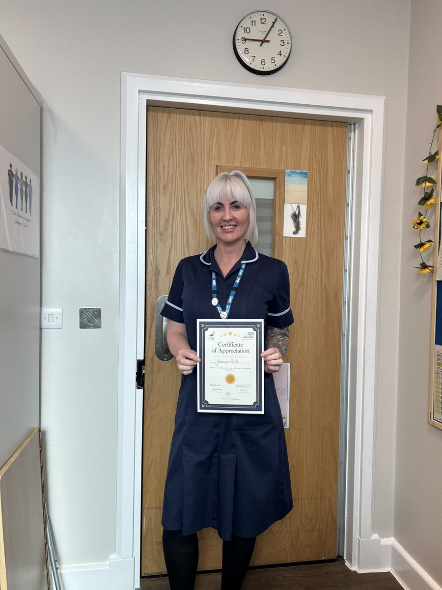 Laura Crowley tweet media