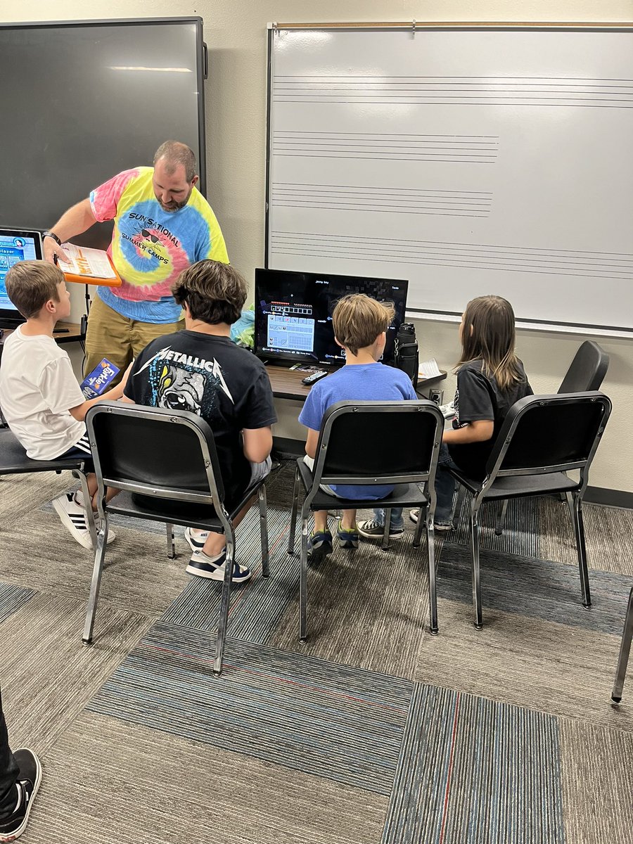 CommunityDv's tweet image. Our staff love being with your children. It’s not just a job, they literally want to be at camp making memories for your littles. Each camper has a rotation into their Game Room at camp. We are all about fun! ‘Sun’sational Summer Camp at Arrowhead. @dvusd #wevegotwhatyouwant