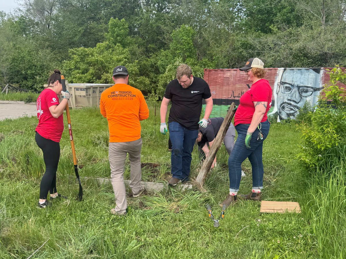 ServeNE's tweet photo. Cian, an @AmeriCorps member serving with @ConservationNE, left her full-time position to pursue her passion for the environment with #AmeriCorps!

"I serve because I care about the earth and the future health of all who live on it," she told us. #AmeriCorpsWorks https://t.co/N62aPEulEl