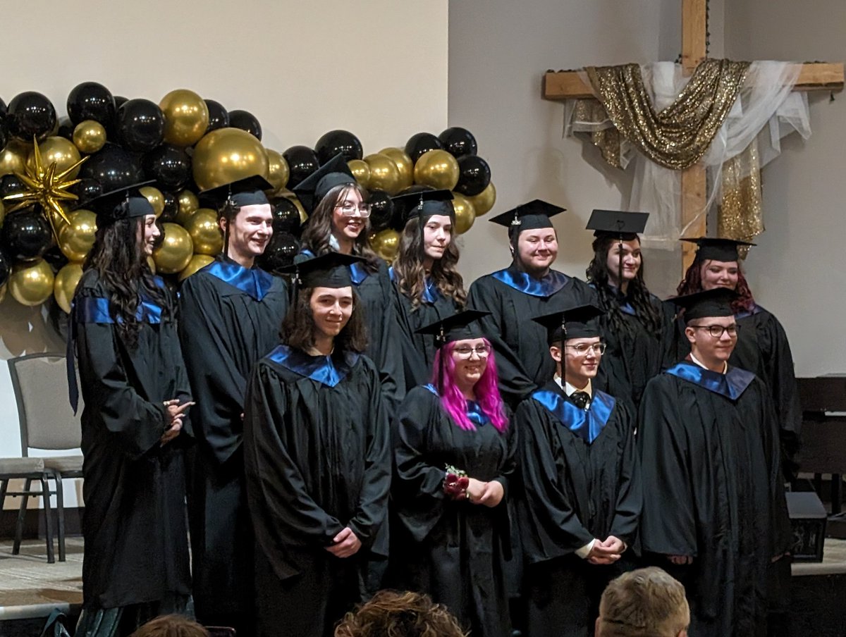ElliottBessey's tweet photo. Happy Graduation Day for BOS!
#Grad2024
#LikeABOS https://t.co/ieJ23qRbsW