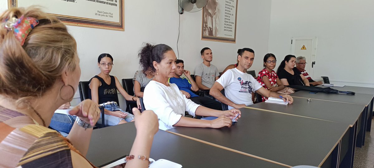 yurisley_valdes's tweet photo. Visita miembro del buró del PCC en la provincia de holguin a la  @UniversidadMoa.  Conoce de los procesos universitarios, el vínculo con los estudiantes y la actividad de ciencia e innovación en los sectores estrategicos @AAB_Cuba @ale6martinez @ArmandoRguezB @Eder_M_Oliveros https://t.co/Nh1VtB7A0K