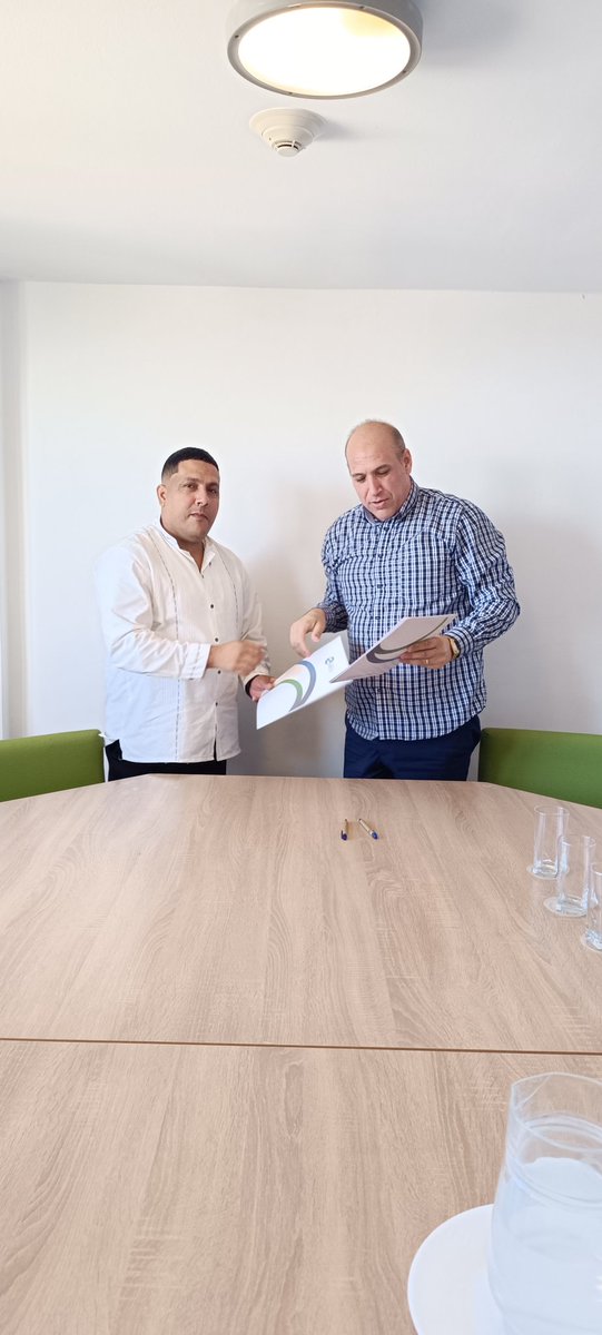 yurisley_valdes's tweet photo. Se firma acuerdo de cooperación entre la @UniversidadMoa y la fundación IRIS en función de  identificación de mecanismos financieros internacionales para la gestión de proyectos y el desarrollo de la innovación de gran impacto @ArmandoRguezB @citmacuba @AAB_Cuba @Eder_M_Oliveros https://t.co/znmcCc6dGd