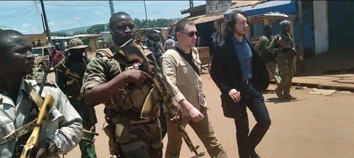 CorbeauNews's tweet photo. 🇨🇫 La répression de Touadera à PK5 s’intensifie, les droits de l’homme sont bafoués, affirme Abakar Zarma. Les enlèvements et les tueries se multiplient, plongeant les habitants dans la peur. @UN @UN_MINUSCA @RFI @rcaaxiome @diasporamag236 #Centrafrique #DroitsHumains #PK5 #Injustice #Sécurité 

https://t.co/2qnLItkQc0