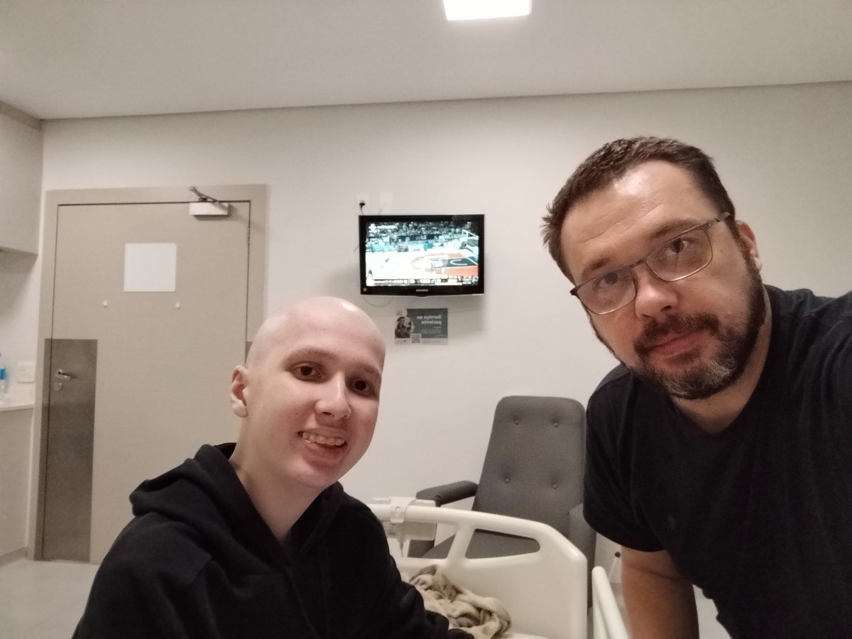 mirenko's tweet photo. No hospital com o filhão assisto as finais da NBB #NBBNaCultura #CancerTreatment #Basketbol https://t.co/wJsacga4Cx