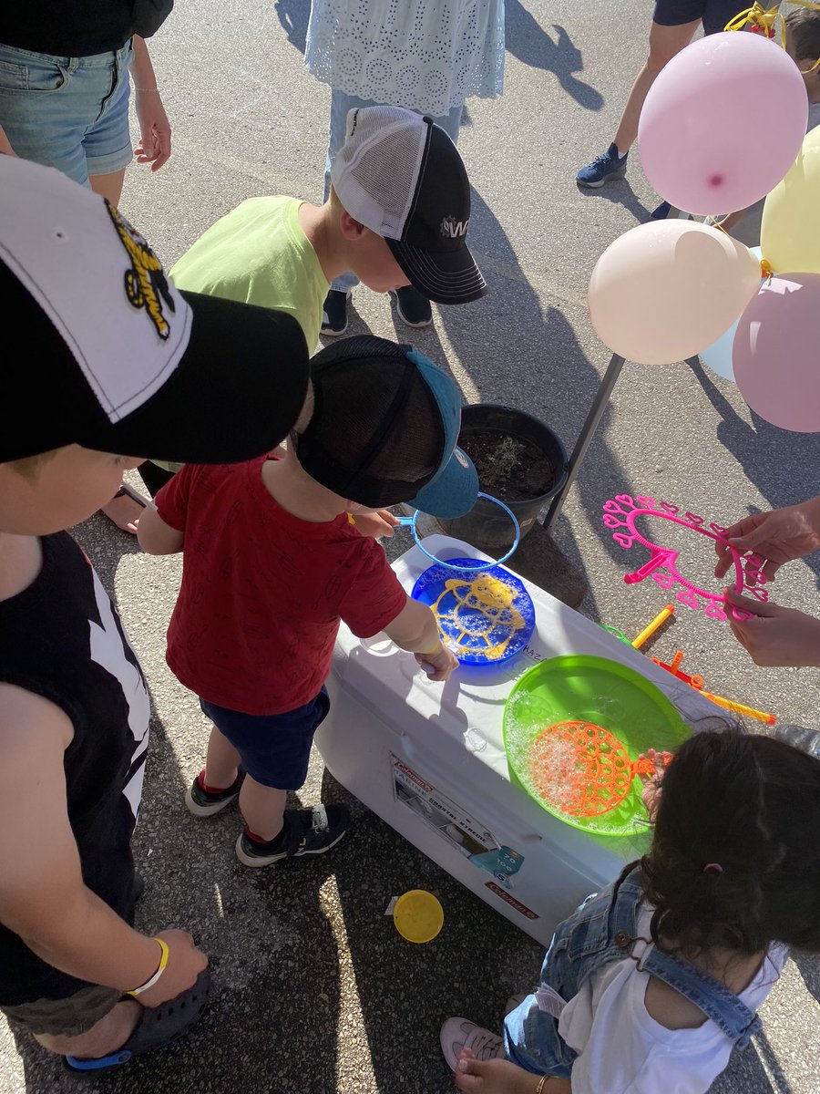 It’s Spring Fling <a href="/MaryHopkinsPS/">Mary Hopkins Elementary School</a> <a href="/Susete_Bloom/">SuseteBloom</a> we have such a great community