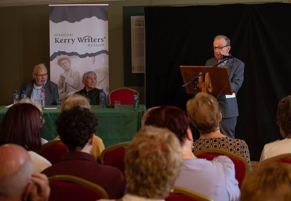 WritersWeek's tweet image. Book launch: ‘Autumn Blooms’ by Cyril Kelly, Paddy Glavin, and John Fitzgerald
‘Autumn Blooms a selection of stories, poetry and parables’ is a collection of writings by a trio of native Listowel sons: Paddy Glavin, Cyril Kelly and John Fitzgerald. #lww
Photo Credit Ger Holland