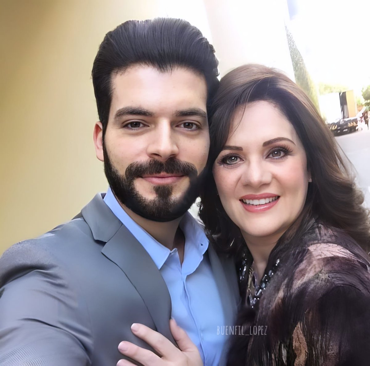 marcelea7's tweet photo. #tbt❤️ Mercy Cabrera y Joe
Erika Buenfil y Adrián di Monte
La Doble Vida de Estela Carrillo
@ebuenfil
#erikabuenfil
#mercycabrera
#reinabella https://t.co/AeFEext7cW