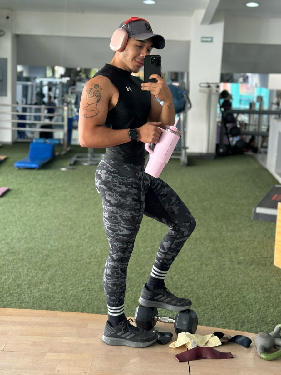 AngelmoralesT's tweet photo. Lento pero seguro! 😌💋 
.
.
.
.
.
.
#puebla #ejercicio #salud #legday #gayboy https://t.co/eTWT18NdnK