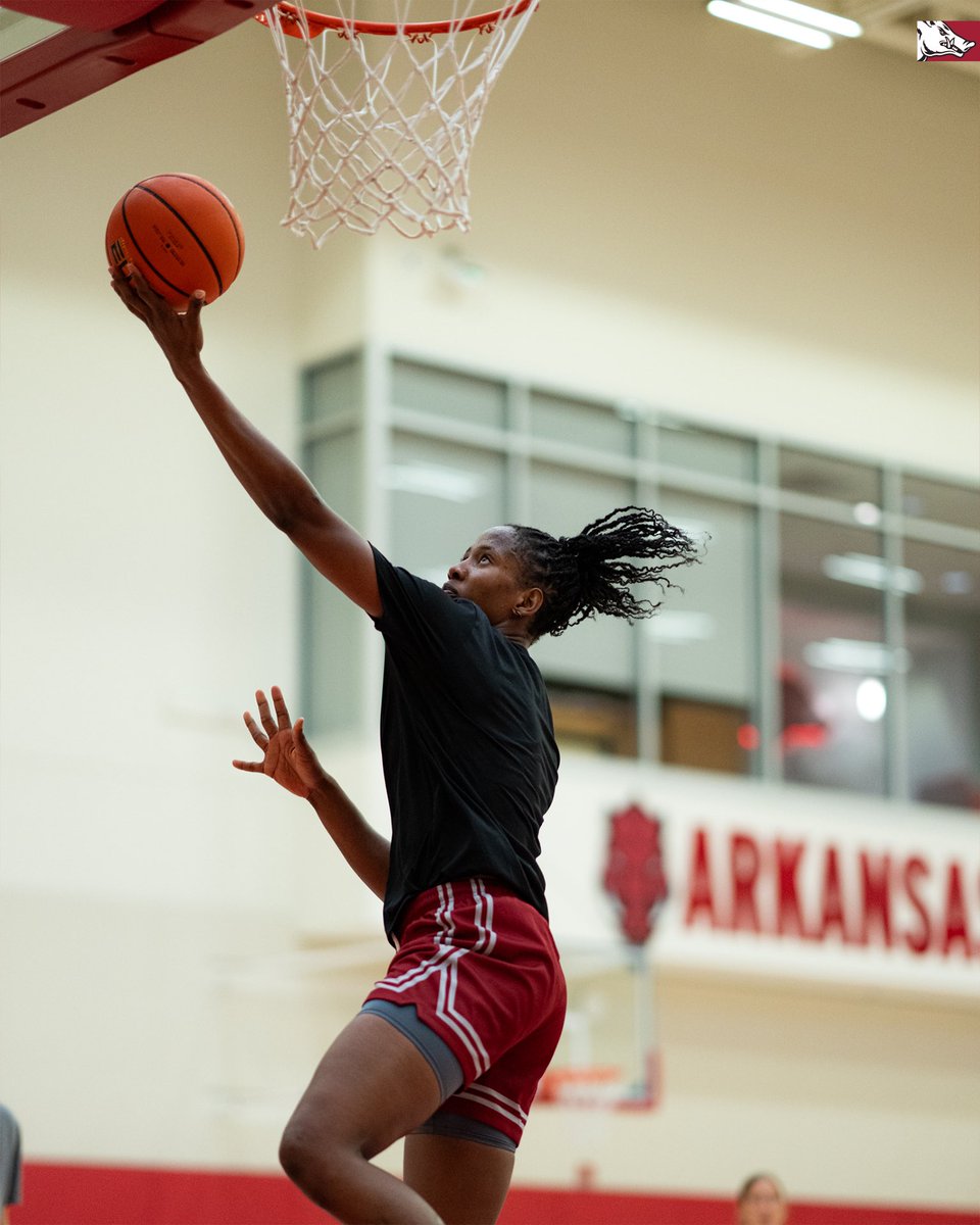 Queens are back in the building 😚✌️