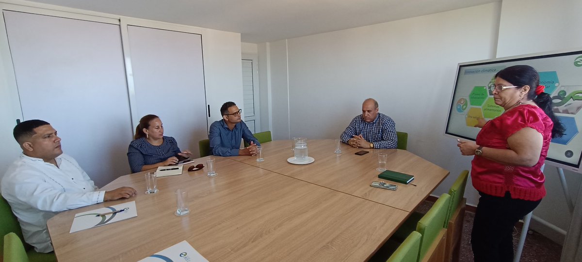 yurisley_valdes's tweet photo. Se firma acuerdo de cooperación entre la @UniversidadMoa y la fundación IRIS en función de  identificación de mecanismos financieros internacionales para la gestión de proyectos y el desarrollo de la innovación de gran impacto @ArmandoRguezB @citmacuba @AAB_Cuba @Eder_M_Oliveros https://t.co/znmcCc6dGd