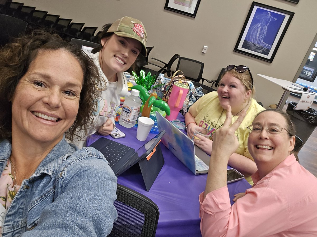 HeatherGraceEM's tweet photo. It has been an incredible 3 days learning alongside the fabulous educators of @RISDmath https://t.co/evSx4Ji35Q