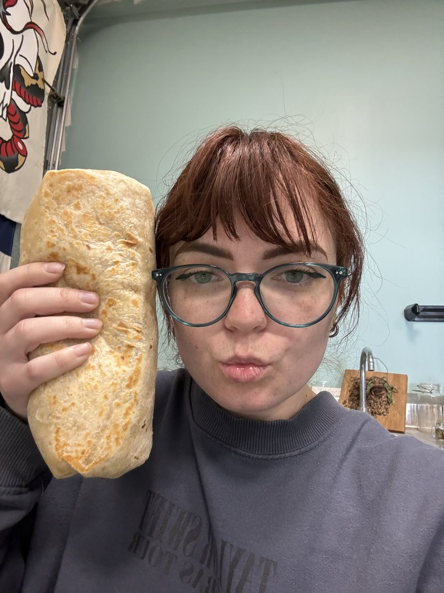 ButtholeMitch's tweet photo. I get burritos by the tattoo shop and I always take a picture of how big they are so here is a new thread of head burrito pics https://t.co/GfKOhIQ1Hr