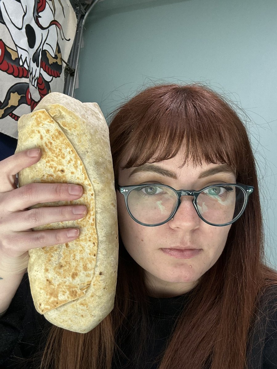 ButtholeMitch's tweet photo. I get burritos by the tattoo shop and I always take a picture of how big they are so here is a new thread of head burrito pics https://t.co/GfKOhIQ1Hr