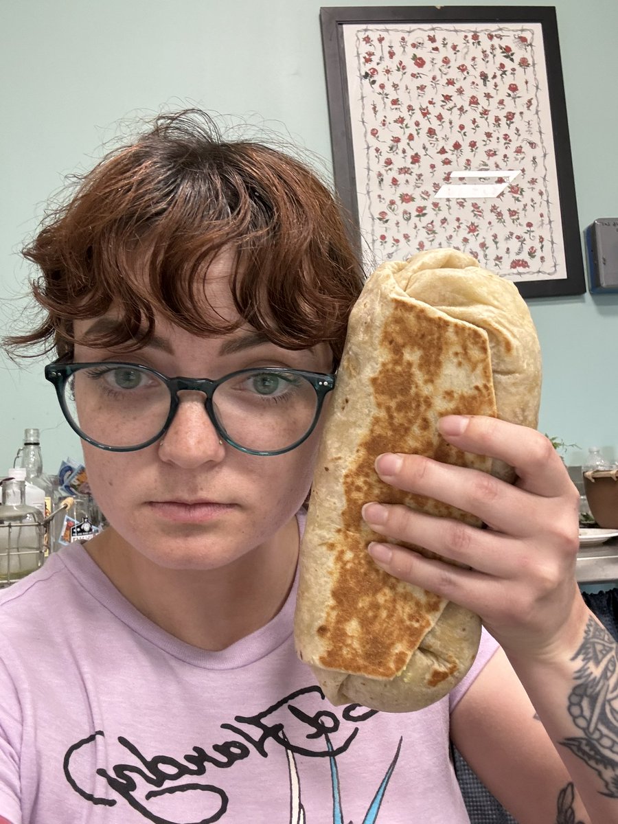 ButtholeMitch's tweet photo. I get burritos by the tattoo shop and I always take a picture of how big they are so here is a new thread of head burrito pics https://t.co/GfKOhIQ1Hr
