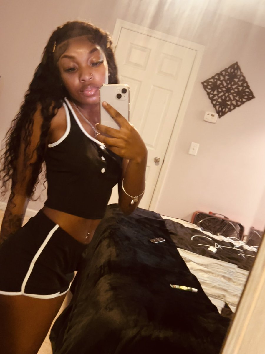 datbrattmora's tweet photo. i love a cute two piece https://t.co/6Os4xDuvrI