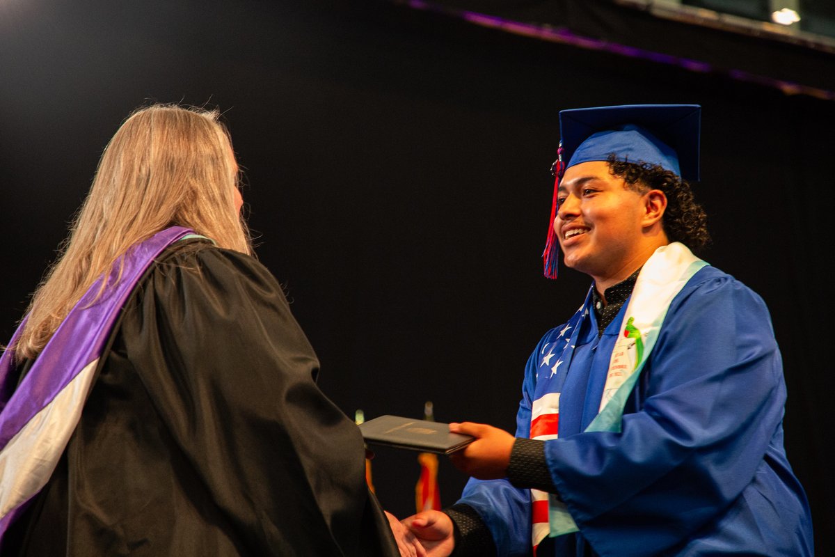 BaltCoPS's tweet photo. πΈ The photos keep rolling in! We are so proud of the #TeamBCPS Class of 2024!
Photo albums will be added to the BCPS Flickr page as they become available. Don't forget to share your favorite snapshots using #bcpsgrad.
β‘οΈ https://t.co/8e107f6cWd https://t.co/TaewwIjU1e