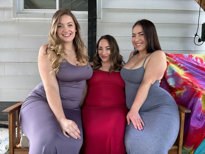 This pic makes Dani look SO LITTLE 🥹   @thedaniavery @ValerieBardotx https://t.co/692k5OBxsL<a class="tags" target="_blank" title="On Twitter" href="/?out=eyJ0eXAiOiJKV1QiLCJhbGciOiJIUzUxMiJ9.eyJpYXQiOjE3MjA1MzU0MjgsImlzcyI6InR3cG9ybnN0YXJzLmNvbSIsIm5iZiI6MTcyMDUzNTQyOCwiZXhwIjoxNzUyMDcxNDI4LCJyZWRpcmVjdF91cmwiOiJodHRwczovL3R3aXR0ZXIuY29tL3RoZWRhbmlhdmVyeSJ9.WHDqFCqk9gmyngP-zk_plXE7-XHISUyFvz7x91Vq5HOcFvSSRvtga7qRLIVAW1cZjD8vgTj8P2KjpHiyAol-Cw">@thedaniavery</a>