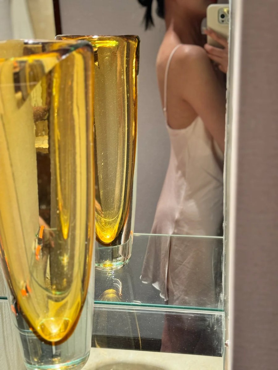 Found a yellow vase💛