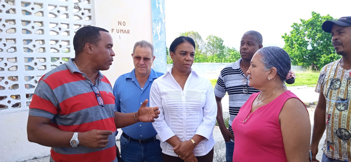 BeatrizJUrrutia's tweet photo. La miembro del Comité Central del @PartidoPCC y viceprimera ministra de la República de #Cuba, @InesMChapman evalúa el avance del mantenimiento de la Planta Potabilizadora Quintero, que beneficia al 80% de la población del municipio #SantiagoDeCuba. https://t.co/vejY9C8ija