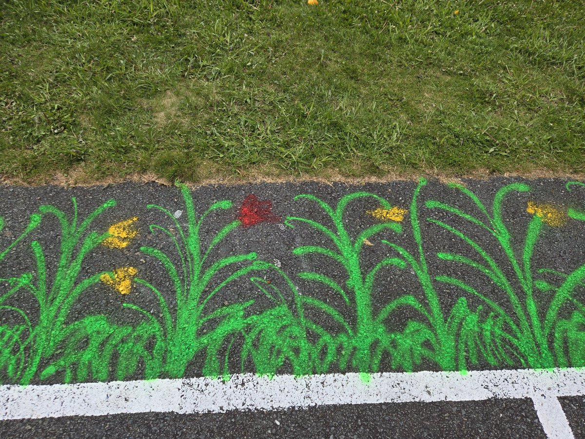 Prettying up the playground that someone visiting our town recently decided to write awful words on. 😡 Creativity for the win!! 👍 Thank you students, you are the best!!  <a href="/NLSchoolsCA/">NLSchools</a> <a href="/LaurenGregoryNL/">Lauren Gregory</a> @Lutheriam <a href="/chrisryan987/">Christopher Ryan</a> @mmelong709