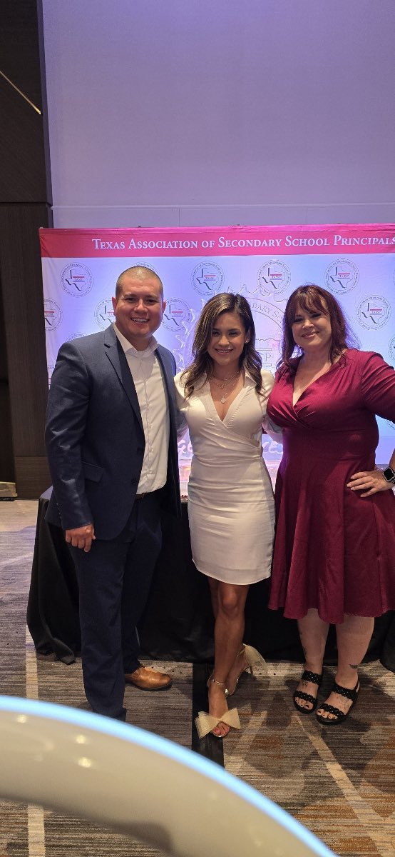 SocorroISD's tweet photo. #TeamSISD congratulates Luz Daniela Palmer from Col. John O. Ensor Middle School for being honored as the Region 19 Outstanding Assistant Principal of the Year from the Texas Association of Secondary School Principals. Well done, Ms. Palmer! https://t.co/Yh5bOSZG0e