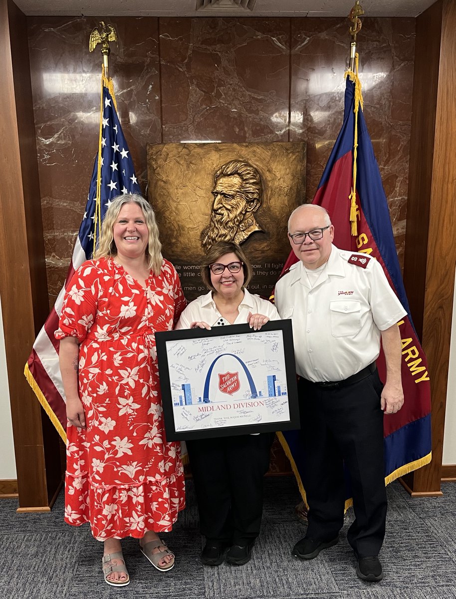 SalArmySTL's tweet photo. The #SalArmy Midland Division Headquarter office & staff gathered to celebrate & give best wishes to Majors Fred & Nancy Mead, & Major Michele Harms, who this summer will transition to positions at corps in Minnesota & Missouri.
Thank you for your services & commitment at DHQ! https://t.co/kPgSWAlp72