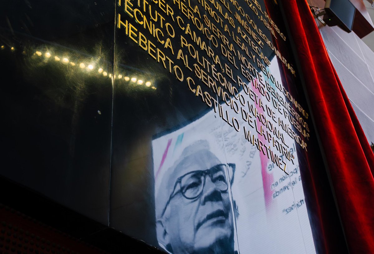 AnaLiliaRivra's tweet photo. Esta tarde, en el @senadomexicano, develamos la leyenda «Heberto Castillo Martínez» en el Muro de Honor. En compañía de familiares y amigos de este destacado luchador social veracruzano, recordamos su profundo compromiso por 🇲🇽. https://t.co/S8lXWNx00C