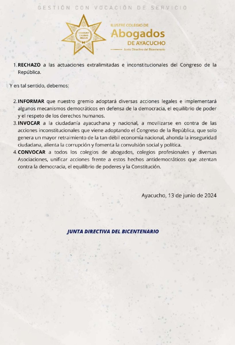 #CrisisPolítica | El Colegio de Abogados de Ayacucho hace un llamado a la ciudadanía para movilizarse contra las decisiones del Congreso que ahondan la inseguridad y alientan la corrupción.

También llaman a la acción a los demás colegios de abogados y  colegios profesionales.