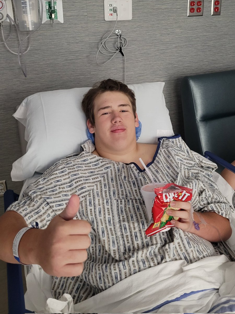 MMixon_Football's tweet photo. Every comeback starts with a setback.  Thanks to Dr. Whitehead and everyone at @HburgClinic Sports Medicine for taking care of me.  #lineman #linemanlife #oline #linemanprobz #offensiveline https://t.co/6hapKLEOIl