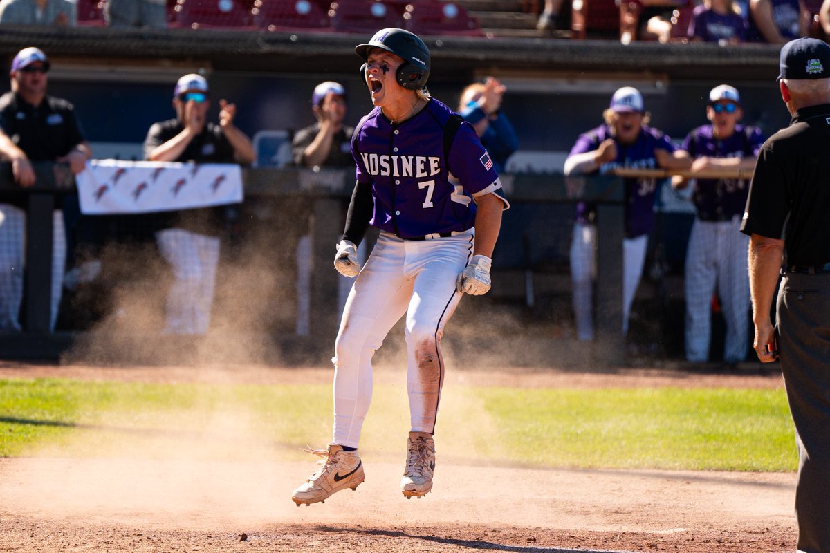 PrepBaseballWI's tweet photo. OF Taylor Lemanski (2024; Wisconsin La-Crosse commit) cuts into the lead with an inside the park home run to the deepest part of the park. 

Mosinee 4 | Edgewood 11 https://t.co/JiMXe117De