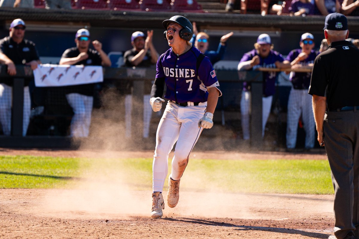 PrepBaseballWI's tweet photo. OF Taylor Lemanski (2024; Wisconsin La-Crosse commit) cuts into the lead with an inside the park home run to the deepest part of the park. 

Mosinee 4 | Edgewood 11 https://t.co/JiMXe117De