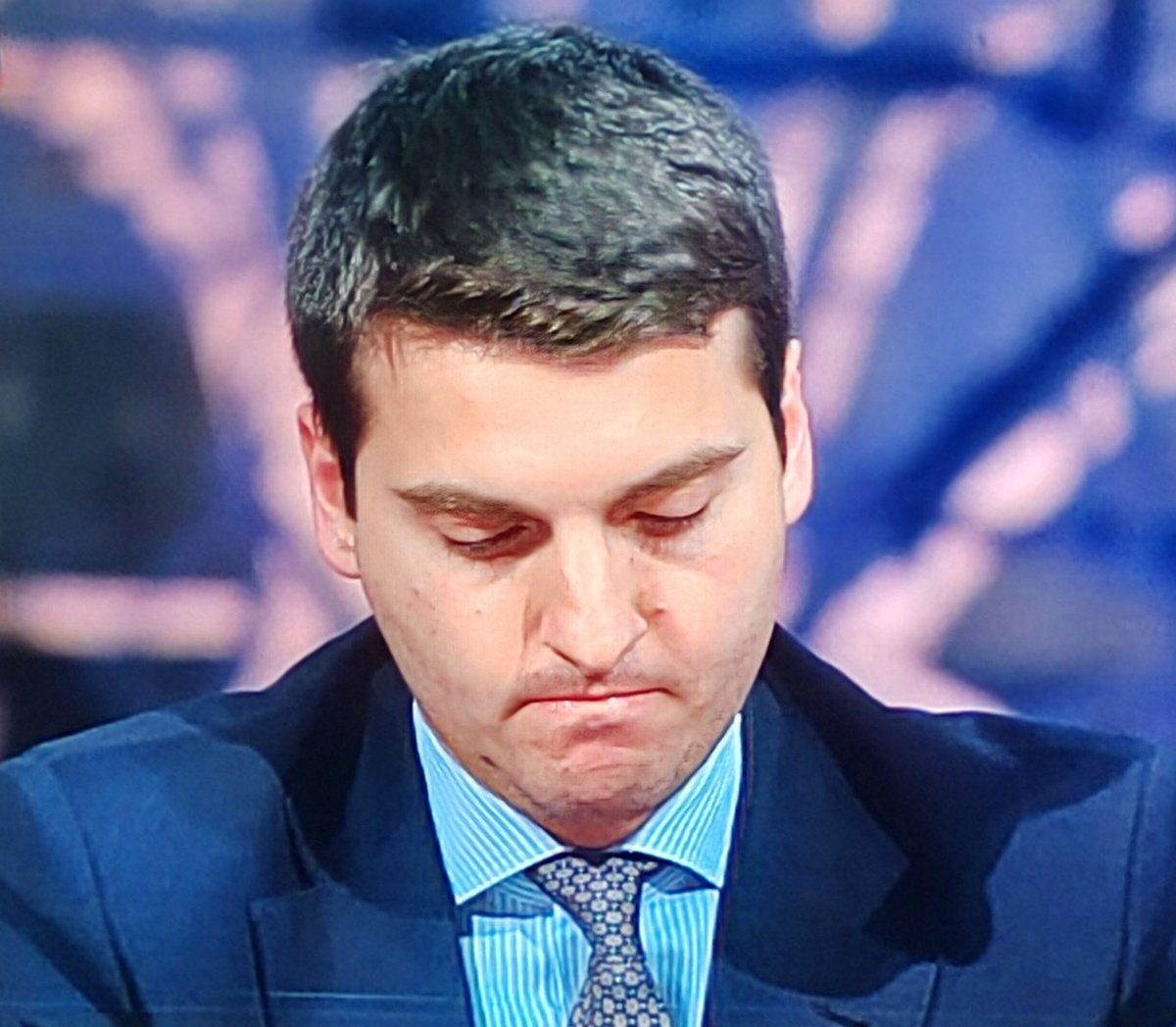 Fabry_Chi's tweet photo. A testa bassa #piazzapulita https://t.co/vi0Sdtjth9