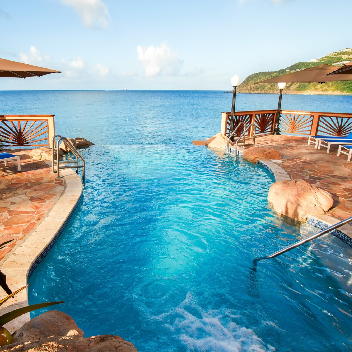 DiviResorts's tweet photo. Take a dip into our infinity pool that blends into the ocean, offering breathtaking views and ultimate relaxation. Where's your go to pool at Divi Little Bay? 🌀

#InfinityPool #OceanViews #ResortLife #DiviResorts #DiviLittleBay #StMaarten #AllInclusiveResort https://t.co/msMTddiU05